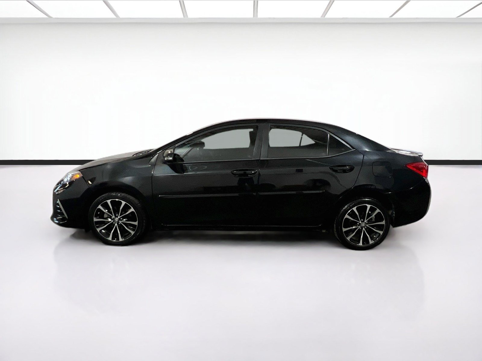Used 2018 Toyota Corolla SE FWD image 20