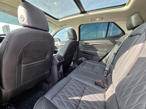 Used 2022 Buick Envision Avenir w/ Technology Package II image 29