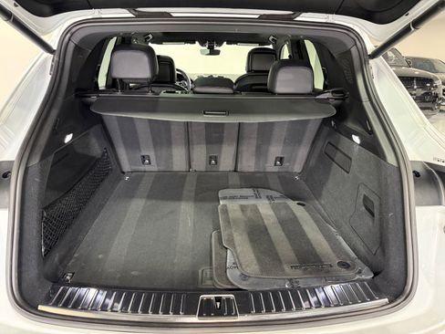 Used 2022 Porsche Cayenne image 17