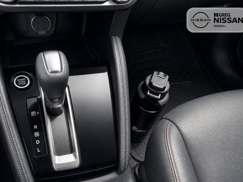 Used 2019 Nissan Kicks SR w/ SR Premium Package FWD image 9