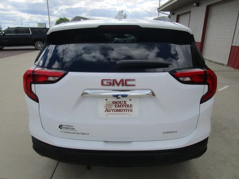 Used 2021 GMC Terrain SLE w/ Driver Convenience Package AWD/4WD image 8