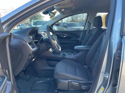 Used 2024 GMC Terrain SLE w/ Elevation Edition image 4