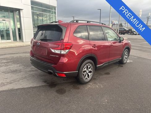 Used 2023 Subaru Forester Premium AWD/4WD image 6
