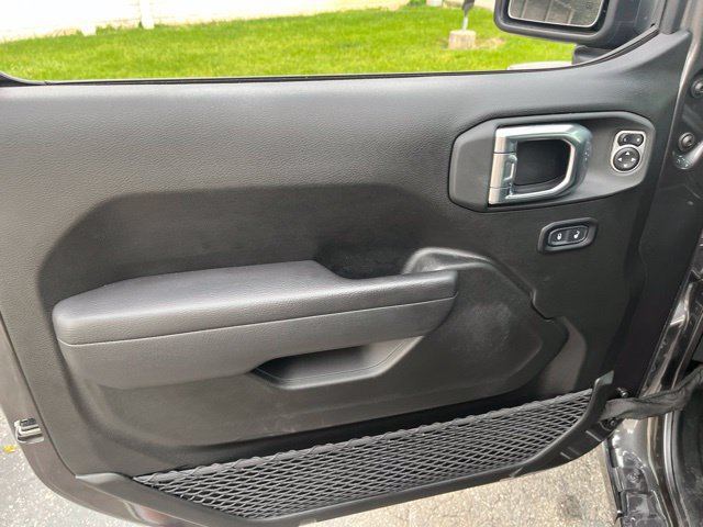 Used 2025 Jeep Gladiator Sport AWD/4WD image 7