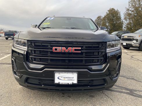 Used 2023 GMC Acadia SLT w/ Elevation Edition image 2