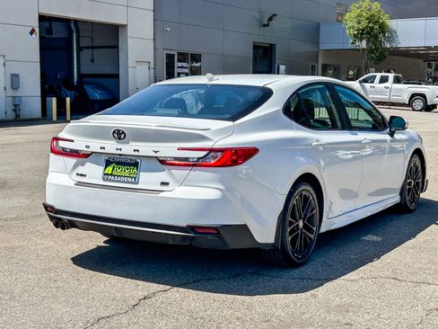 Used 2025 Toyota Camry SE FWD image 6