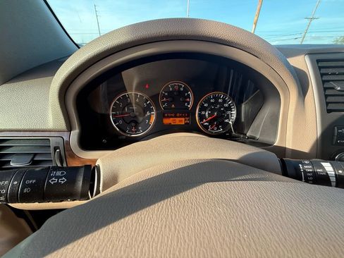 Used 2015 Nissan Armada Platinum image 17