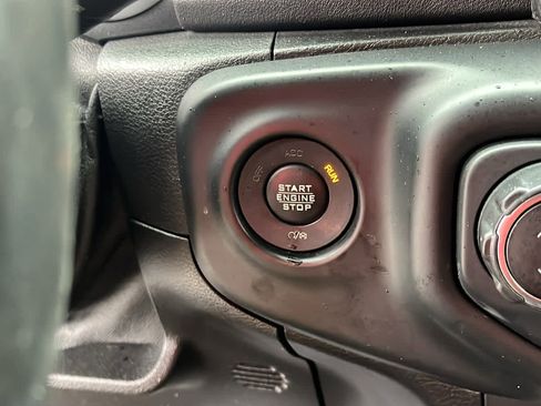 Used 2018 Jeep Wrangler Unlimited Sahara image 22