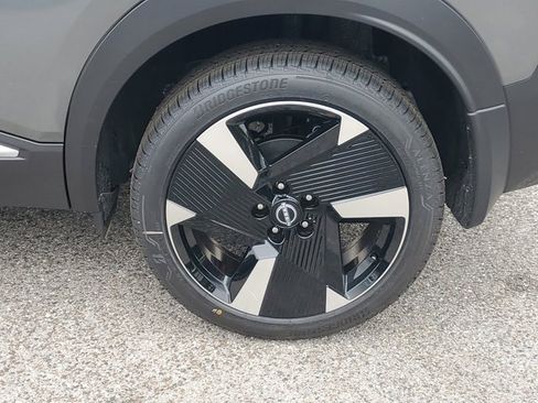 New 2026 Nissan Kicks SR image 3