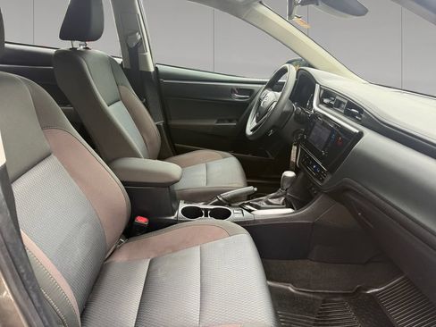 Used 2019 Toyota Corolla LE FWD image 17