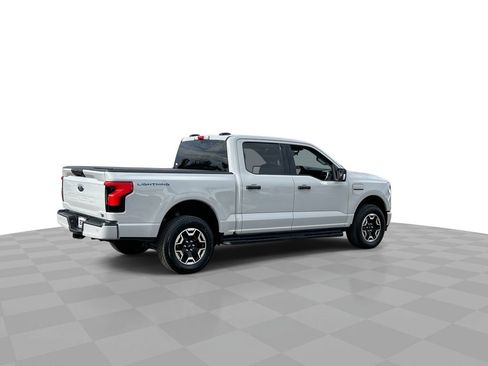 Used 2023 Ford F150 Lightning XLT image 8
