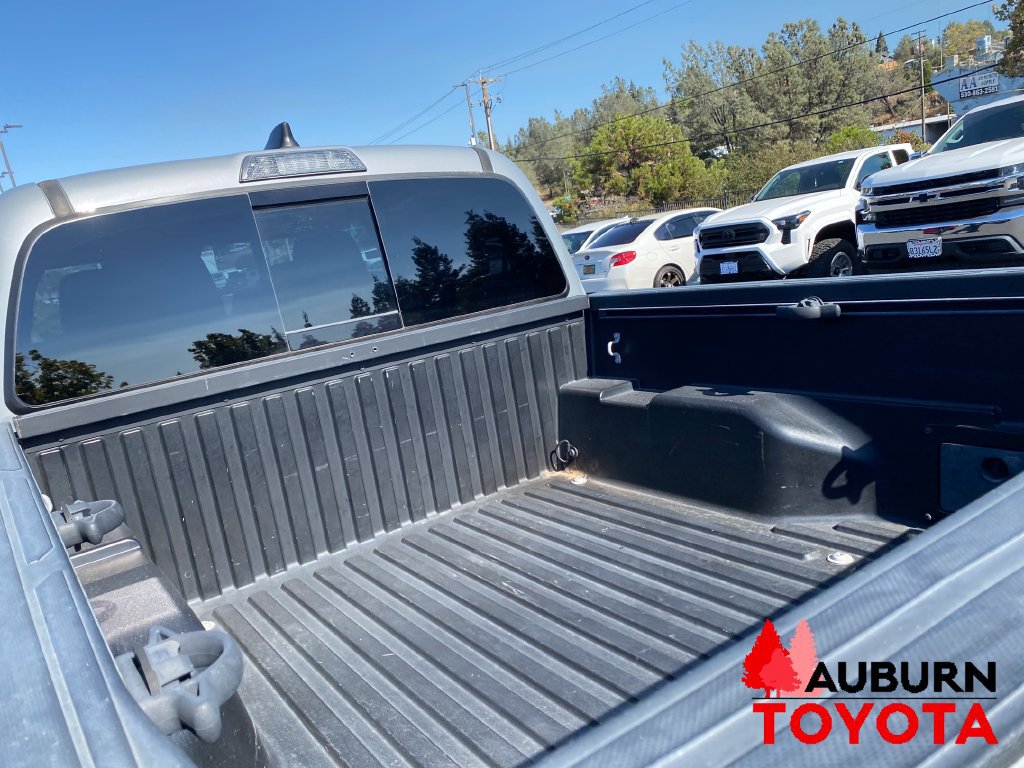 Used 2020 Toyota Tacoma TRD Sport w/ TRD Premium Sport Package AWD/4WD image 19