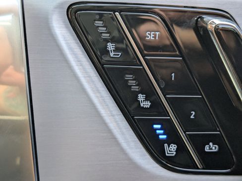 New 2026 Cadillac Vistiq Premium Luxury w/ LPO, Floor Liner Package AWD/4WD image 38