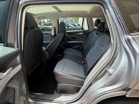 Used 2025 Volkswagen Tiguan SE w/ Panoramic Sunroof Package AWD/4WD image 14