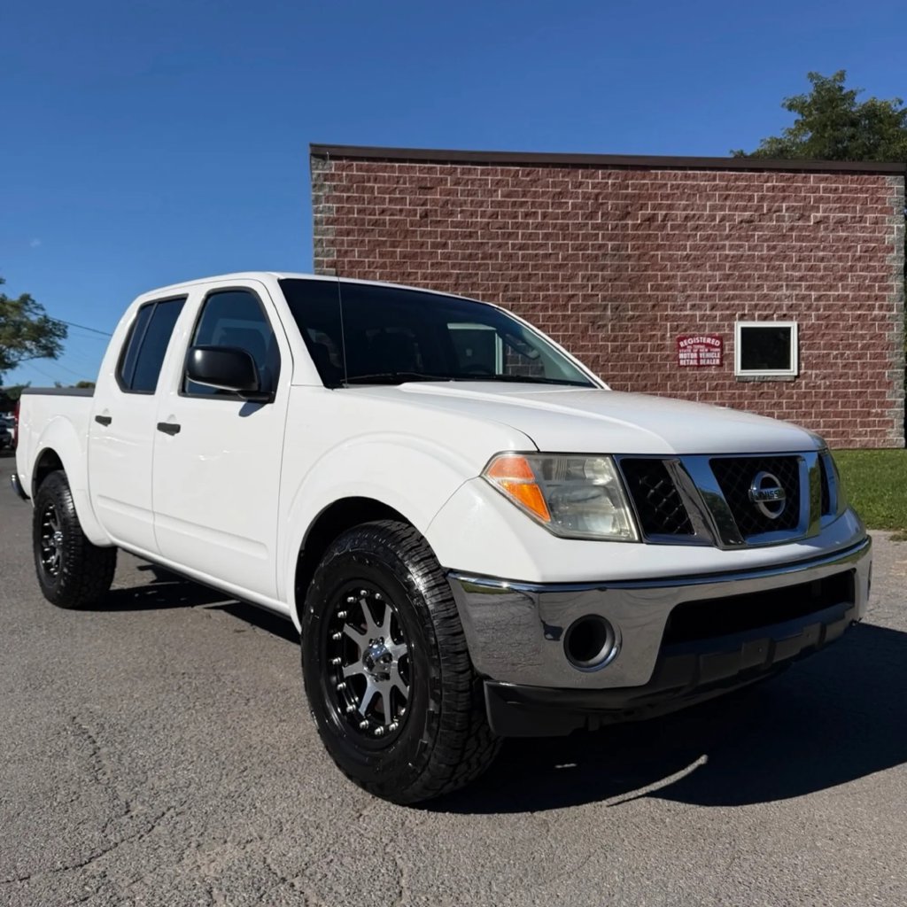 Used 2008 Nissan Frontier SE w/ SE Value Truck Pkg RWD image 4