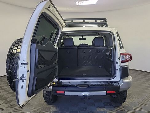 Used 2014 Toyota FJ Cruiser 4WD w/ Upgrade Package image 6