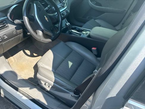 Used 2016 Chevrolet Impala LT FWD image 6