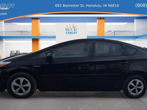 Used 2015 Toyota Prius Three image 11