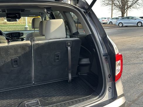 Used 2019 Honda Pilot Touring image 35