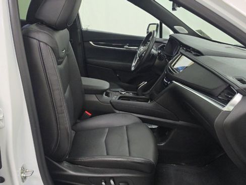 Used 2025 Cadillac XT5 Premium Luxury AWD/4WD image 9