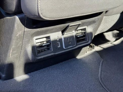 Used 2024 GMC Sierra 1500 SLT image 9