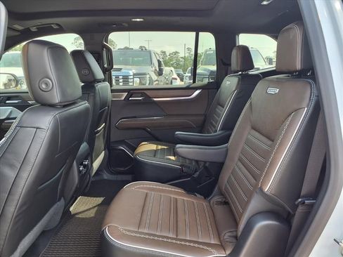 New 2026 GMC Acadia Denali Ultimate FWD image 13