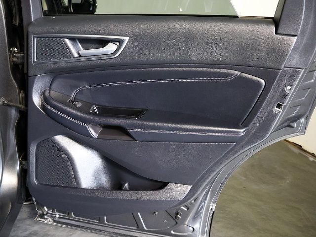 Used 2018 Ford Edge Titanium w/ Equipment Group 302A AWD/4WD image 32
