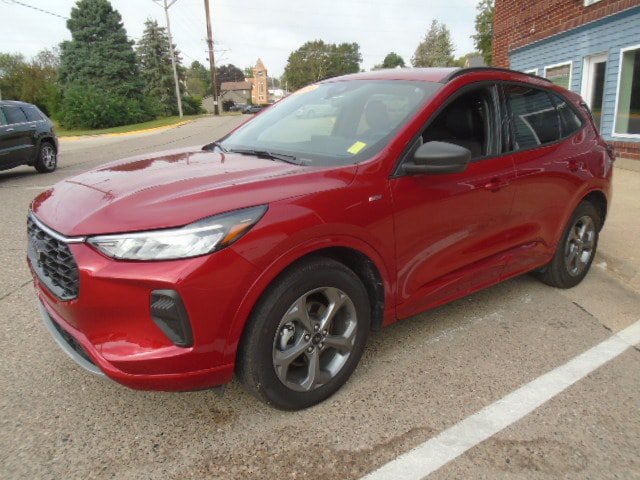 Used 2024 Ford Escape ST-Line w/ Tech Pack #1 AWD/4WD image 2