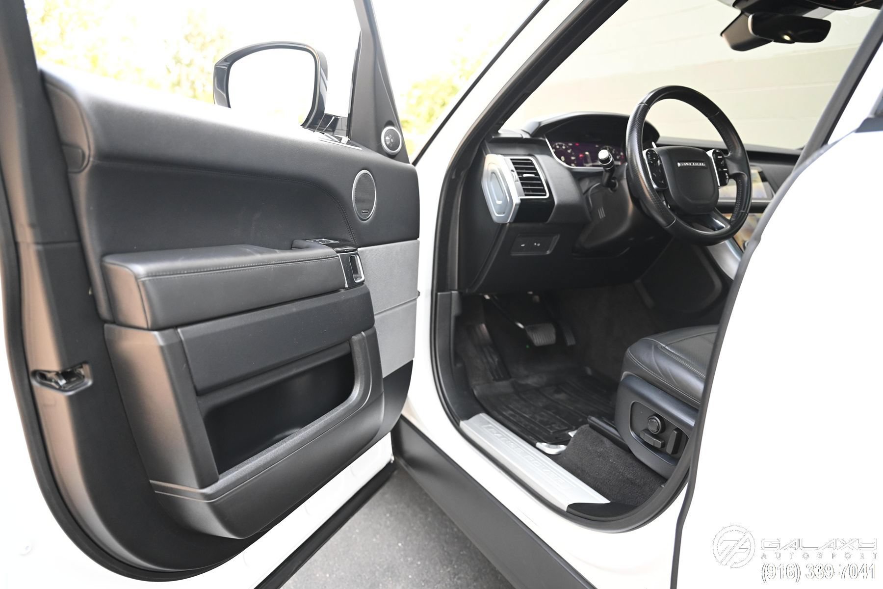 Used 2019 Land Rover Range Rover Sport HSE AWD/4WD image 23