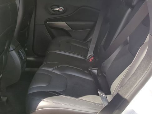 Certified 2021 Jeep Cherokee Latitude Lux image 23