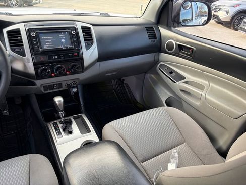 Used 2014 Toyota Tacoma PreRunner w/ SR5 Package image 24