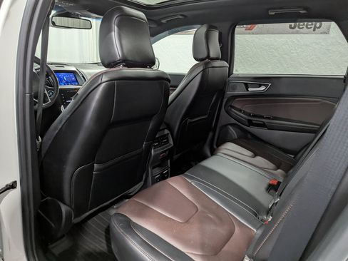 Used 2020 Ford Edge Titanium w/ Equipment Group 301A AWD/4WD image 10