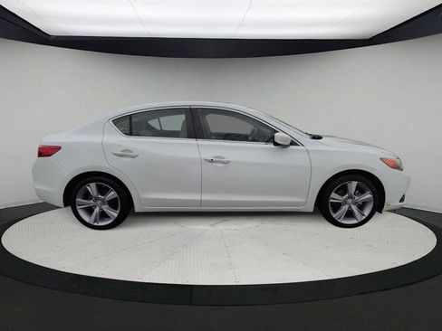 Used 2013 Acura ILX w/ Technology Package image 9