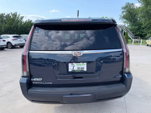 Used 2020 Cadillac Escalade ESV Premium Luxury AWD/4WD image 48