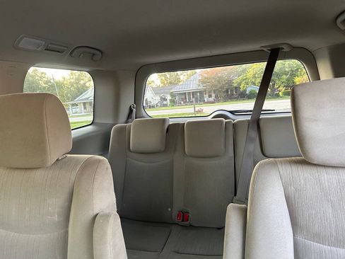 Used 2016 Nissan Quest SV FWD image 12