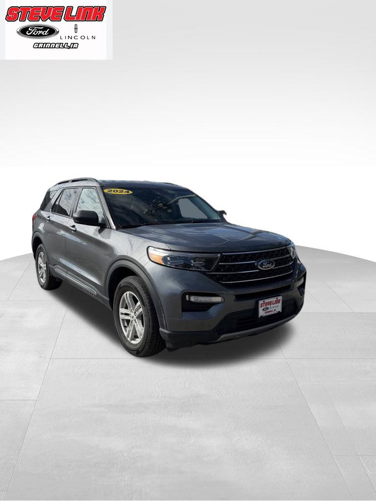 Used 2024 Ford Explorer XLT w/ Equipment Group 202A AWD/4WD image 3