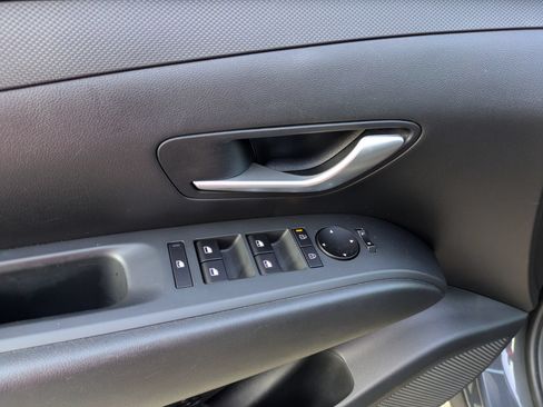 Used 2025 Hyundai Tucson SEL FWD image 16
