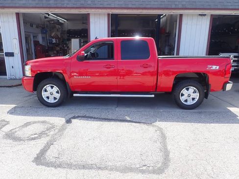 Used 2012 Chevrolet Silverado 1500 LTZ w/ LTZ Plus Package AWD/4WD image 17