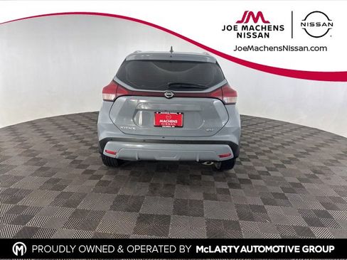 Used 2023 Nissan Kicks SV image 6