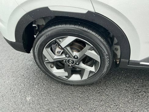 Certified 2023 Hyundai Venue Limited FWD image 5