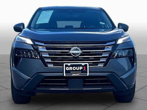 Certified 2025 Nissan Rogue SV FWD image 4