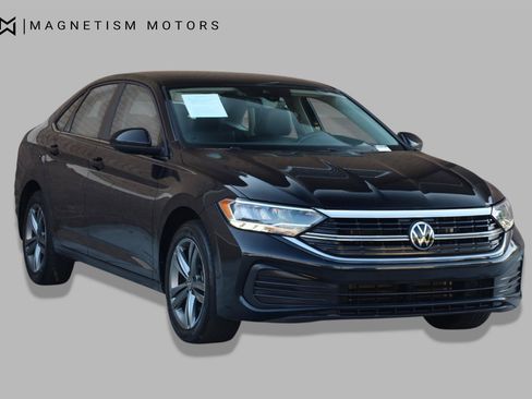 Used 2024 Volkswagen Jetta SE FWD image 7