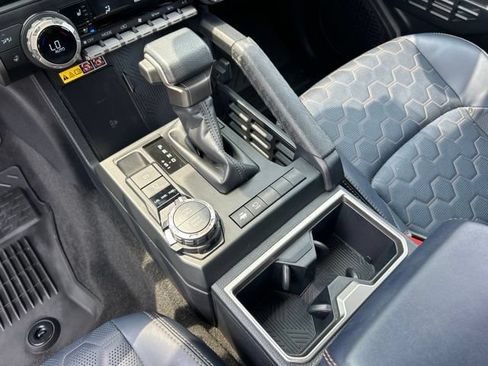 Used 2025 Toyota 4Runner Platinum AWD/4WD image 27
