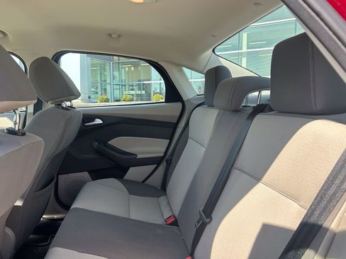 Used 2014 Ford Focus SE w/ SE Winter Package image 13
