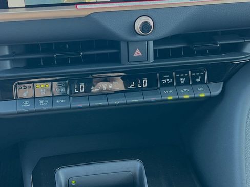 New 2025 Toyota Crown Signia image 23