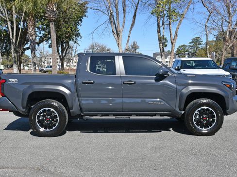 Certified 2024 Toyota Tacoma TRD Off-Road image 5