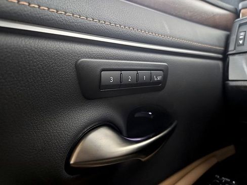 Used 2025 Lexus ES 300h w/ Premium Package FWD image 26