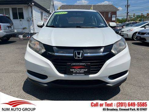 Used 2017 Honda HR-V LX image 3