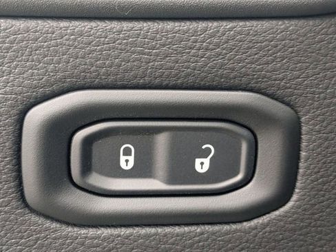 New 2026 Jeep Gladiator Sahara image 16