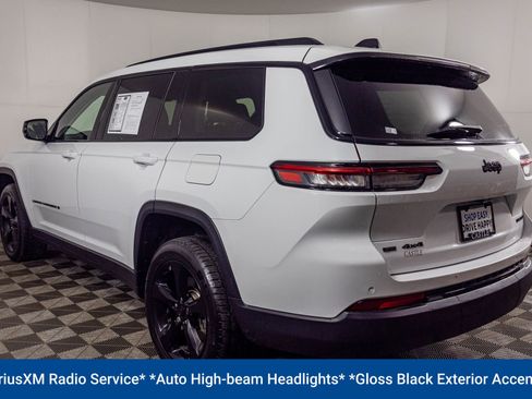 Used 2022 Jeep Grand Cherokee L Limited w/ Black Appearance Package AWD/4WD image 19